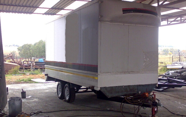 Leo X-Ray Wide body Trailer