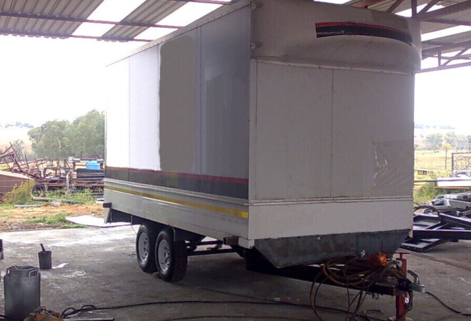 Leo X-Ray Wide body Trailer