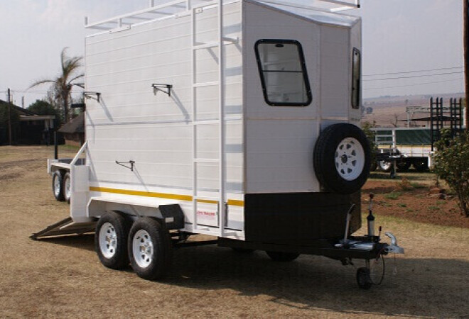 Leo S2 Horse Trailer